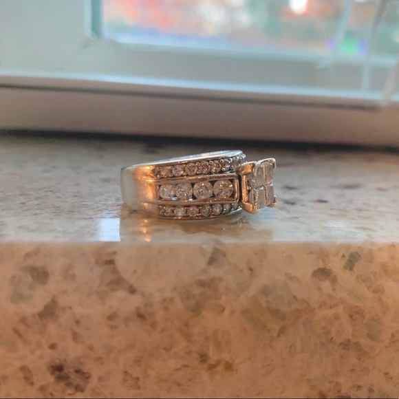 SOLD ✨ Diamond cluster ring - Picture 5 of 7